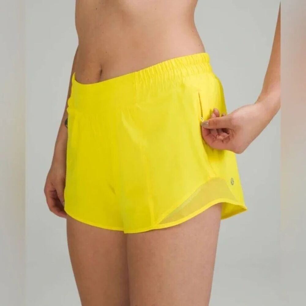 Lululemon Hotty Hot Low Rise Short 4" Lined Sonic Yellow Size 14 NWT